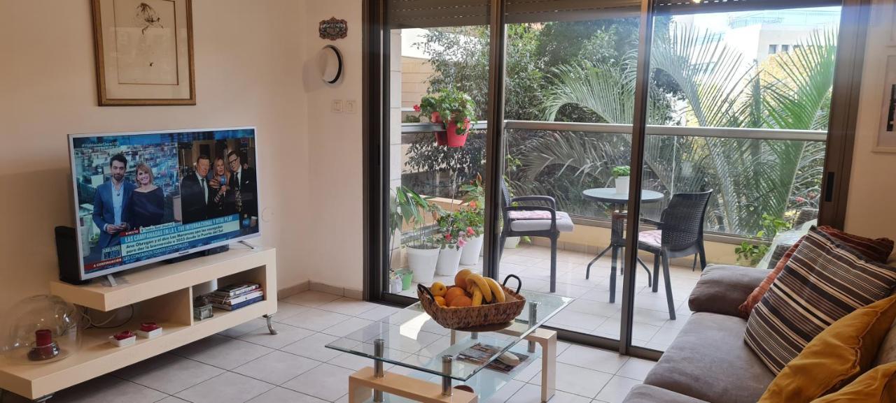 A Dream Place In Raanana, Up To 5 Guests - Swimming Pool - Jacuzzi & Gym 외부 사진