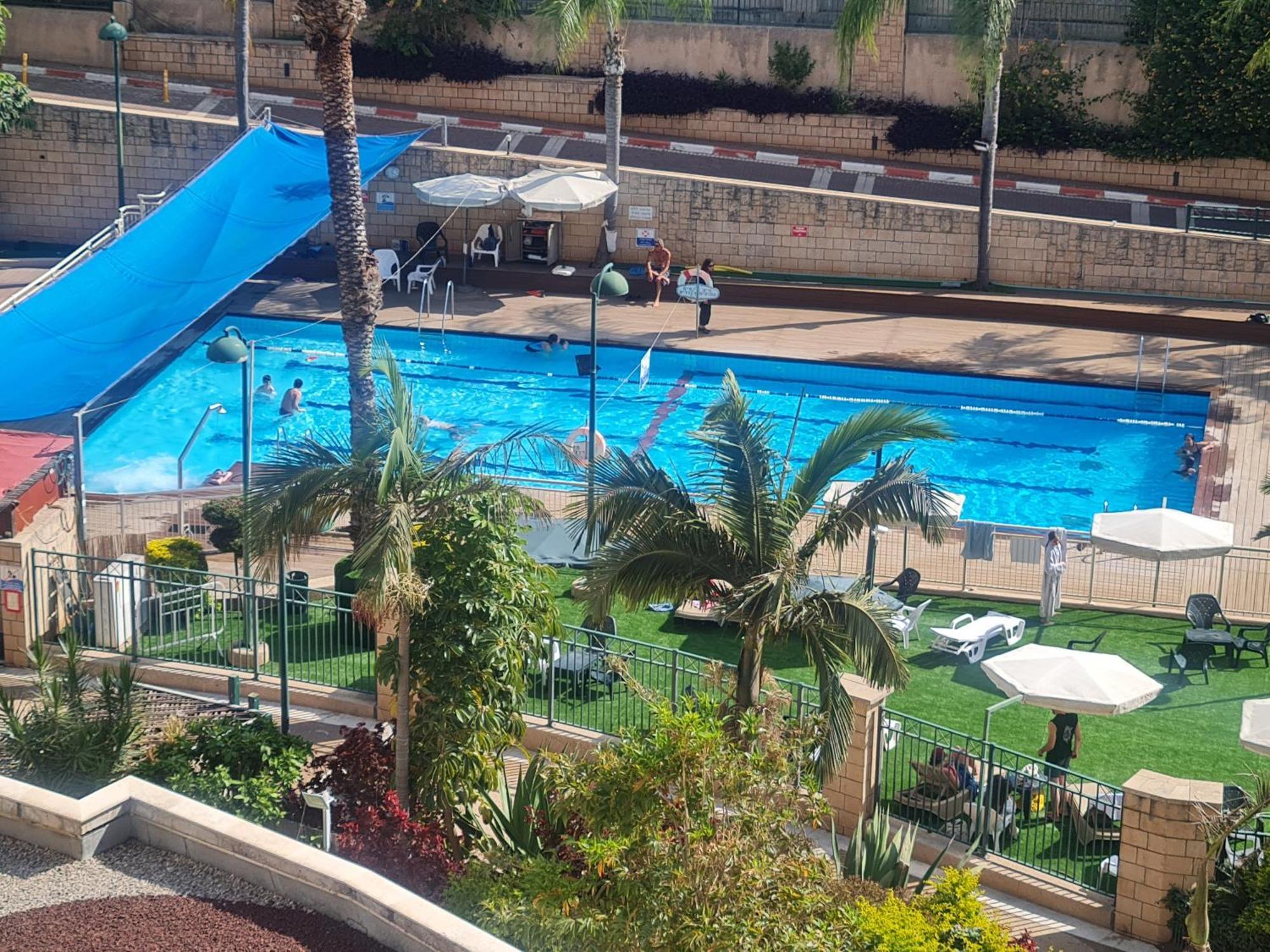 A Dream Place In Raanana, Up To 5 Guests - Swimming Pool - Jacuzzi & Gym 외부 사진